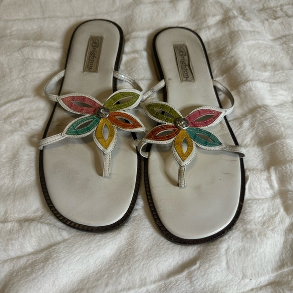 Brighton white leather flower sandal. Size 8 - Picture 1 of 3